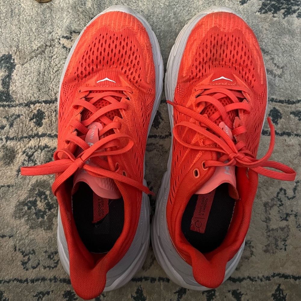 Red/orange Clifton hokas women’s size 8.5